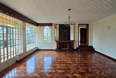 5 Bed House with En Suite in Runda - 2
