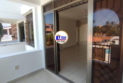 2 Bed Apartment with En Suite at Greenwood - 4