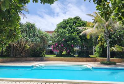 3 Bed Apartment with En Suite at Ar185