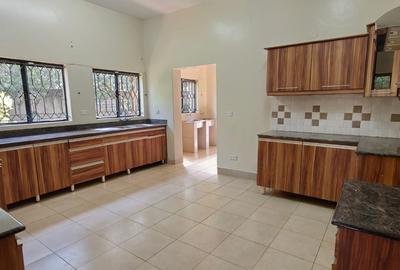 4 Bed Villa with En Suite in Karen - 3