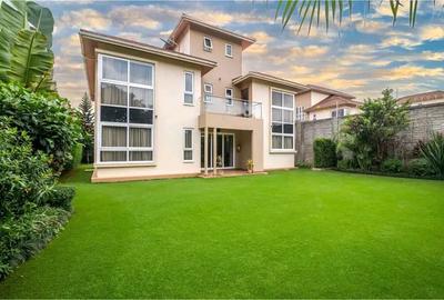 4 Bed Townhouse with En Suite in Kiambu Road - 2