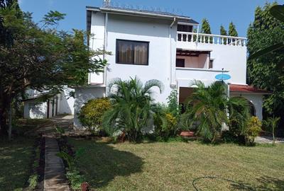 4 Bed Villa with En Suite at Galu