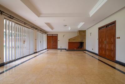 5 Bed House with En Suite in Runda - 2