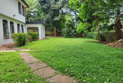 4 Bed Townhouse with En Suite in Hill View - 4