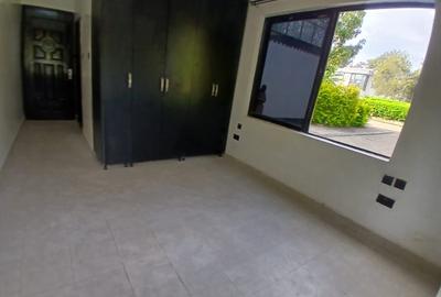3 Bed House with En Suite in Runda - 4
