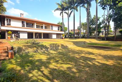 5 Bed House with En Suite at Old Runda - 2