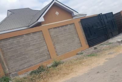 3 Bed House with En Suite at Utumish Court 1 - 2