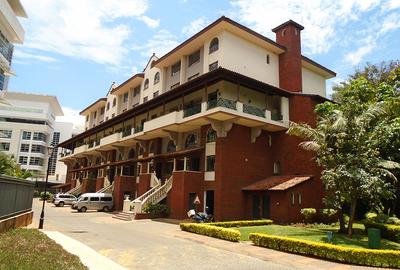 4 Bed Apartment with En Suite in Westlands Area