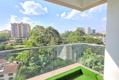 4 Bed Apartment with En Suite at Riverside Drive - 2