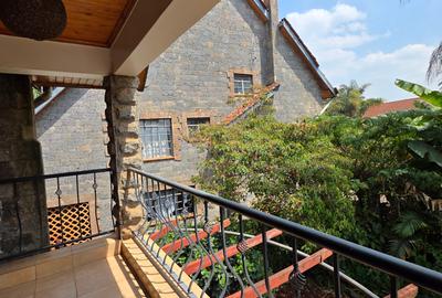 5 Bed Townhouse with En Suite at Lavington Green - 4