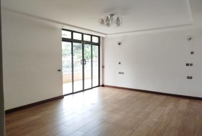 5 Bed House with En Suite in Lavington - 3