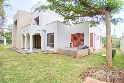 4 Bed Townhouse with En Suite at Lavington Green - 2