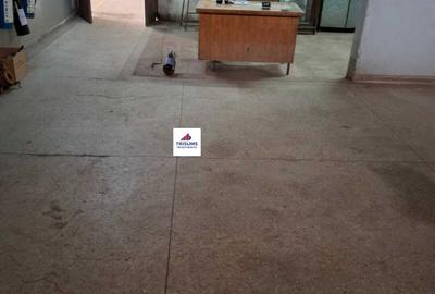 5,000 ft² Warehouse with Fibre Internet in Industrial Area - 3