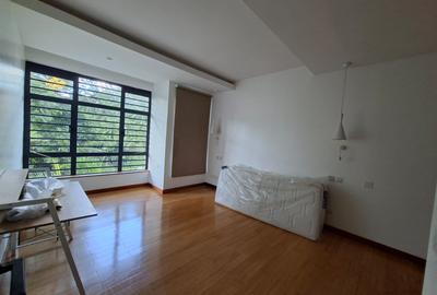 3 Bed House with En Suite in Nyari - 4