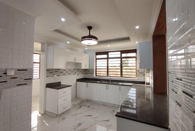 4 Bed Townhouse with En Suite in Kikuyu Town - 4