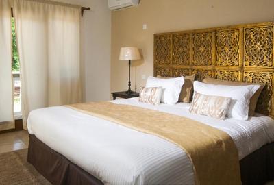 4 Bed Villa with En Suite at Hs2028 - 3