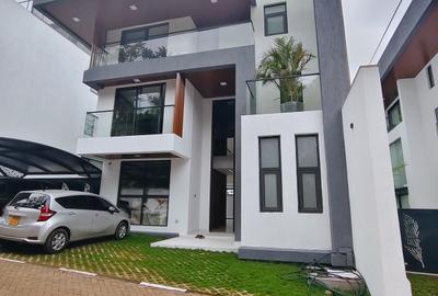 6 Bed Villa with En Suite in Lavington - 3