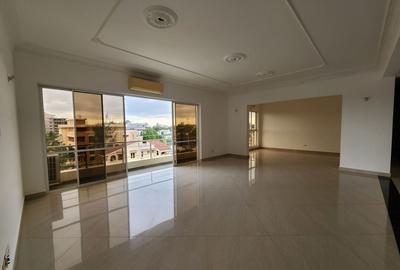 3 Bed Apartment with En Suite at Greenwood Drive - 2