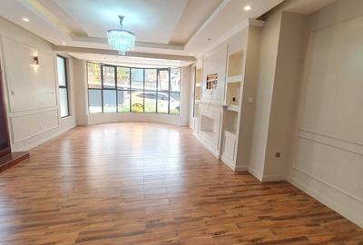 5 Bed Townhouse with En Suite in Lavington - 2