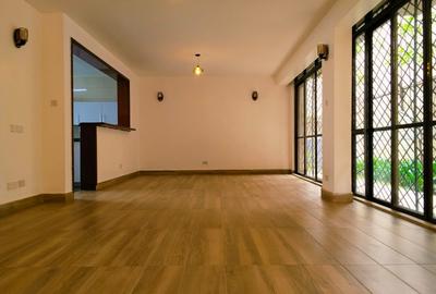 5 Bed Villa with En Suite in Lavington