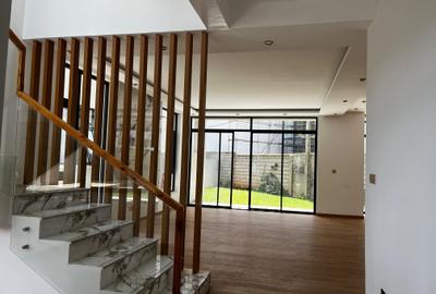 5 Bed Apartment with En Suite in Lavington - 3