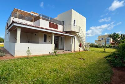 4 Bed Villa with En Suite at Pazuri - 4