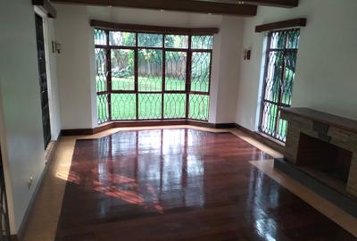 5 Bed Townhouse with En Suite in Runda - 4