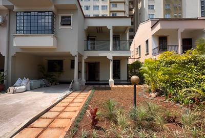 4 Bed Townhouse with En Suite in General Mathenge