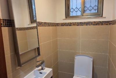 3 Bed Apartment with Swimming Pool in Parklands - 4