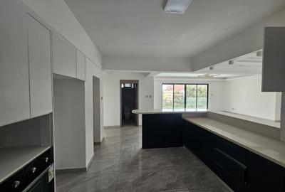 4 Bed Apartment with En Suite in Westlands Area - 4