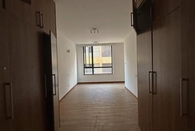 1 Bed Apartment with Swimming Pool in Dennis Pritt - 3