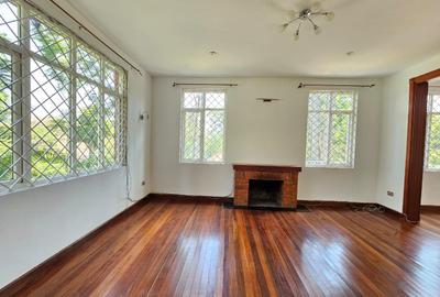 5 Bed House with En Suite in Rosslyn - 3