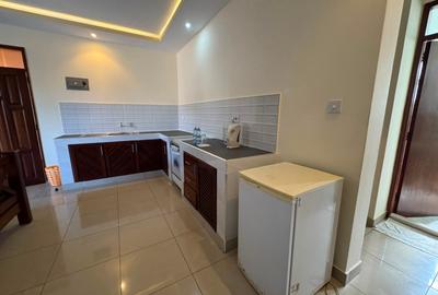 1 Bed Apartment with En Suite at Serena Road - 4