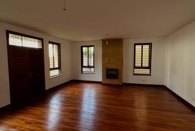 5 Bed Townhouse with En Suite in Kileleshwa - 3