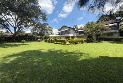 5 Bed House with En Suite in Nyari