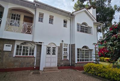 4 Bed Townhouse with En Suite at Lavington Road - 4