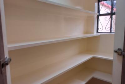 5 Bed Townhouse with En Suite in Lavington - 4