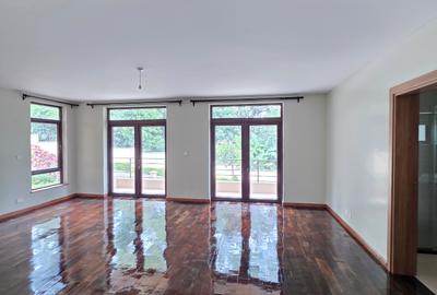 5 Bed Townhouse with En Suite at Lavington Green - 3
