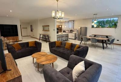 4 Bed Apartment with En Suite in Spring Valley - 2