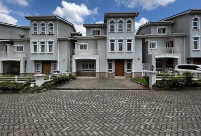 5 Bed Townhouse with En Suite in Lavington