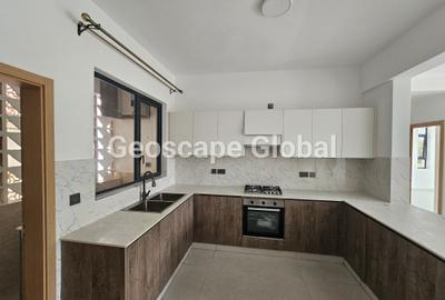 2 Bed Apartment with En Suite in Brookside - 4