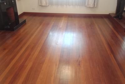 5 Bed Townhouse with En Suite in Lavington - 4