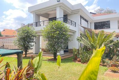 4 Bed Villa with En Suite in Runda