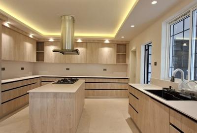 4 Bed Townhouse with En Suite at Off Peponi Rd