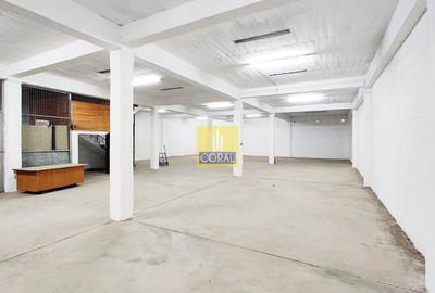 Warehouse with Parking in Industrial Area - 3