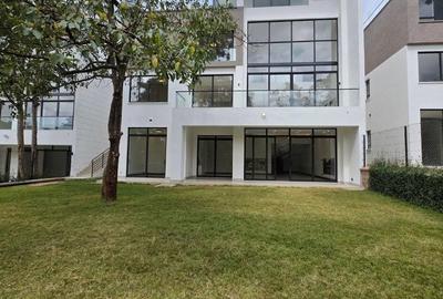 6 Bed Villa with En Suite in Kitisuru