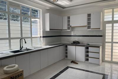 4 Bed Townhouse with En Suite in Ruiru - 3