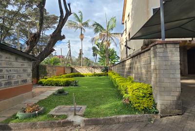 5 Bed Townhouse with En Suite at Lavington Green - 4