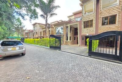 5 Bed Townhouse with En Suite at Lavington Green - 4