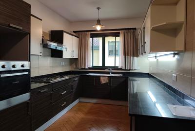 3 Bed Townhouse with En Suite in Westlands Area - 4